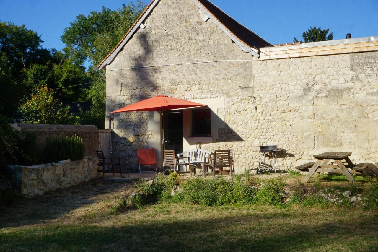 Le Gite De Moquesouris Nazelles-Negron Exterior photo